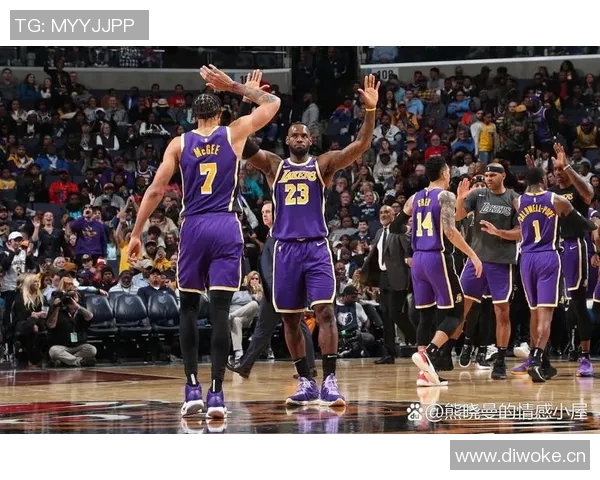湖人掘金西部决赛精彩对决比分揭晓球迷热议赛场表现 湖人掘金西部决赛精彩对决比分揭晓球迷热议赛场表现